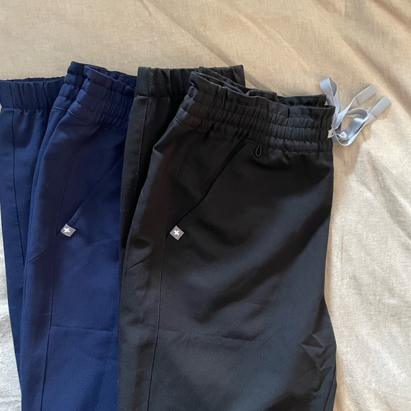 Figs Other - Figs high waisted Regina Jogger Scrubs size medium black & navy